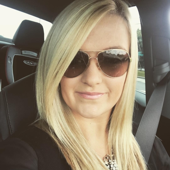 Meet your Posher, Kayla - Picture 1 of 1